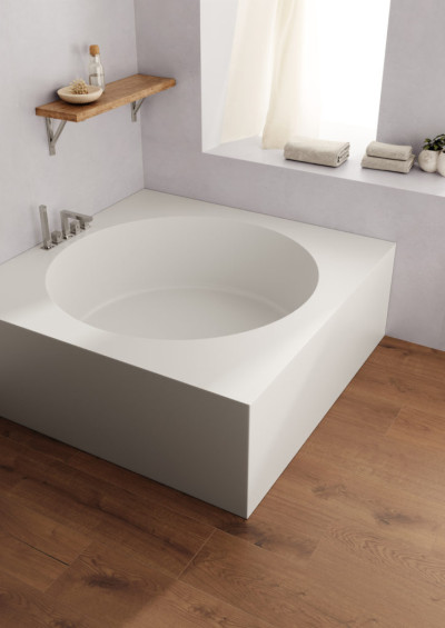Midol Bathtub in Glacier White